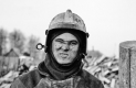 Святослав Юмшанов во время тушения пожара. От людей других профессий огнеборцев отличает отменное, но немного специфическое чувство юмора